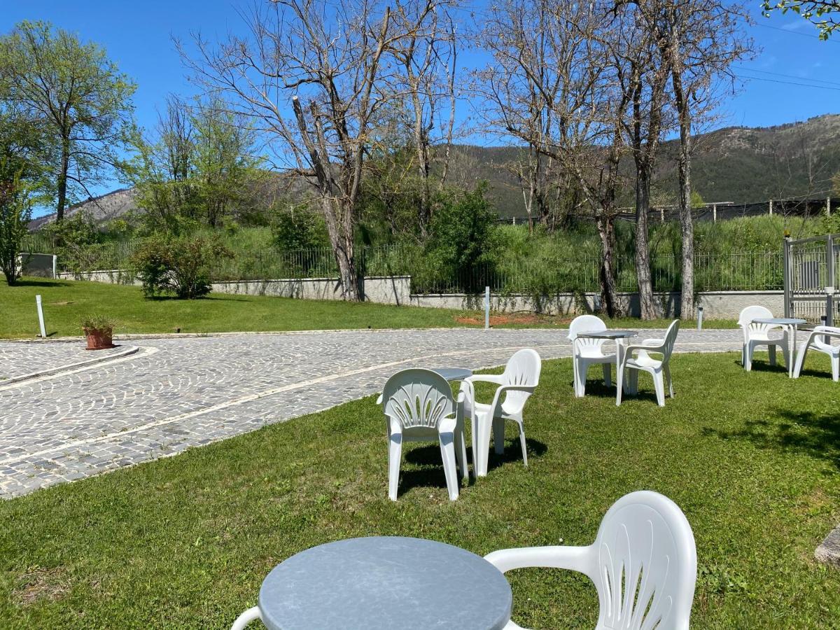 B&B Oasi Vetoio LʼAquila Exterior foto
